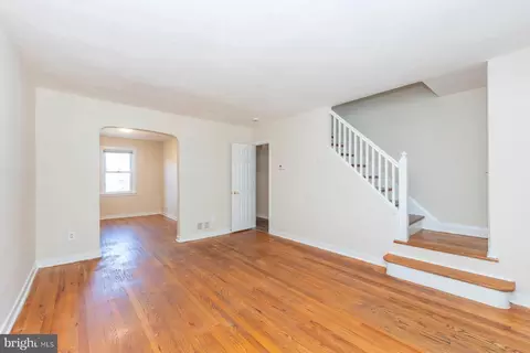 Living - 107 Upmanor Rd, Baltimore, MD 21229 photo 2 of 3