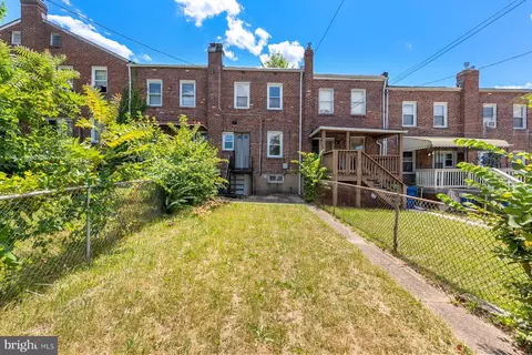 Exterior - 107 Upmanor Rd, Baltimore, MD 21229 photo 3 of 4