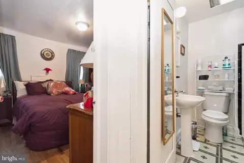 51 Upmanor Rd, Baltimore, MD 21229 photo 17