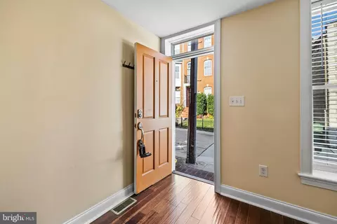 3305 Clyde St, Baltimore, MD 21224 photo 2