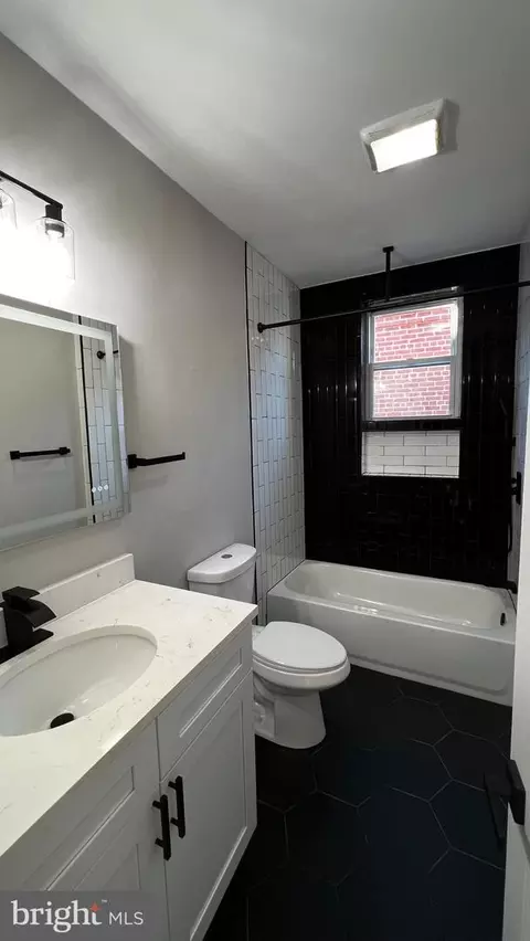 Bath - 2912 Erdman Ave, Baltimore, MD 21213 photo 1 of 2