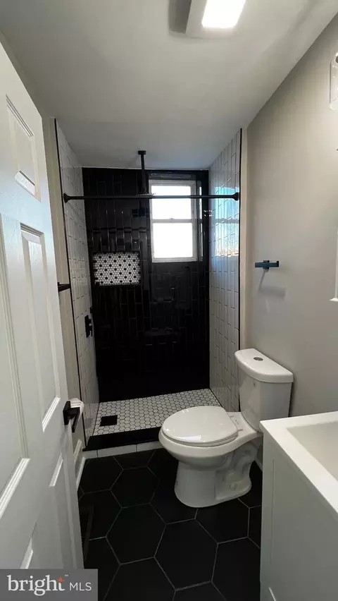 Bath - 2912 Erdman Ave, Baltimore, MD 21213 photo 2 of 2