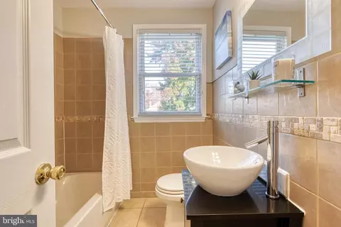 923 E Lake Ave, Baltimore, MD 21212 photo 19