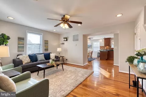 923 E Lake Ave, Baltimore, MD 21212 photo 9