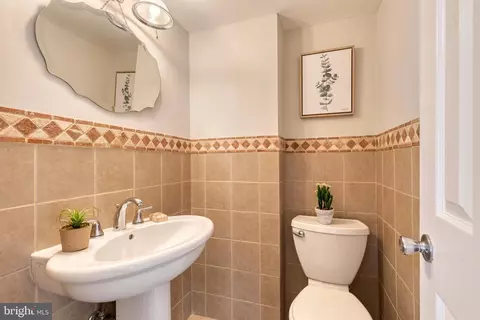 923 E Lake Ave, Baltimore, MD 21212 photo 15