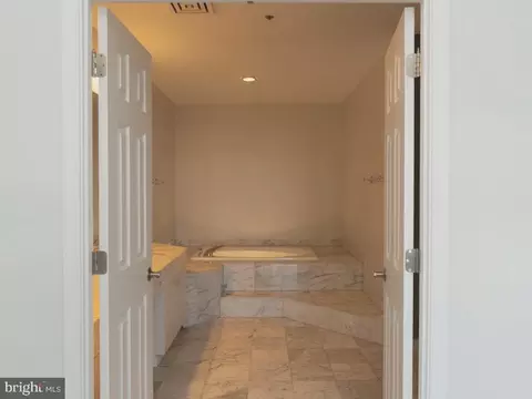 Bedroom - 100 Harborview Dr #2009, Baltimore, MD 21230 photo 5 of 5