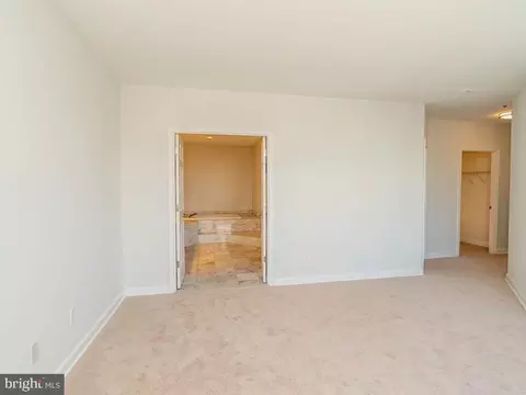 Bedroom - 100 Harborview Dr #2009, Baltimore, MD 21230 photo 4 of 5