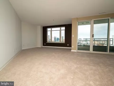 Living - 100 Harborview Dr #2009, Baltimore, MD 21230 photo 6 of 7