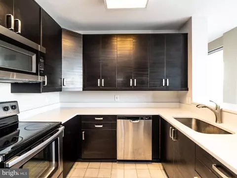 Kitchen - 100 Harborview Dr #2009, Baltimore, MD 21230 photo 6 of 6