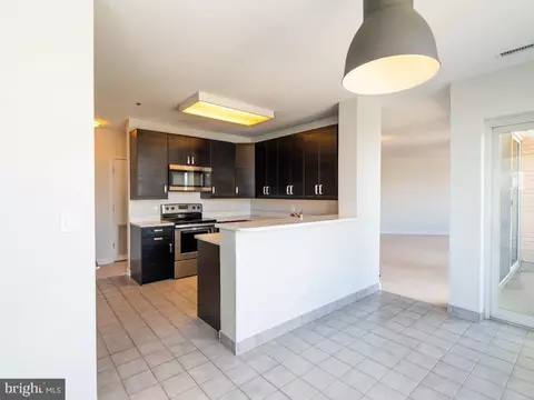 Kitchen - 100 Harborview Dr #2009, Baltimore, MD 21230 photo 2 of 6