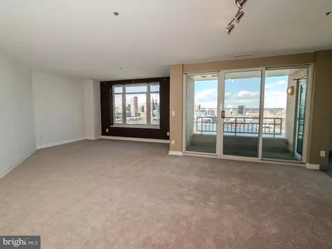 Living - 100 Harborview Dr #2009, Baltimore, MD 21230 photo 1 of 7