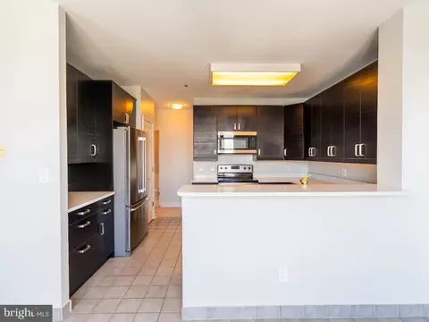Kitchen - 100 Harborview Dr #2009, Baltimore, MD 21230 photo 3 of 6