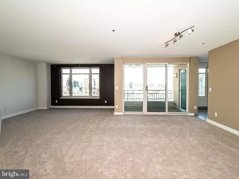 Living - 100 Harborview Dr #2009, Baltimore, MD 21230 photo 2 of 7