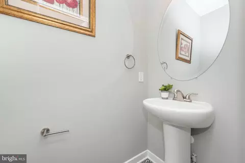 831 Harlem Ave, Baltimore, MD 21201 photo 14