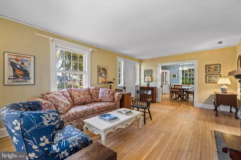 327 Broxton Rd, Baltimore, MD 21212 photo 7