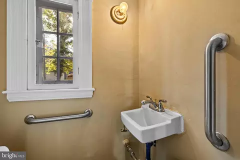 327 Broxton Rd, Baltimore, MD 21212 photo 17