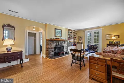 327 Broxton Rd, Baltimore, MD 21212 photo 5