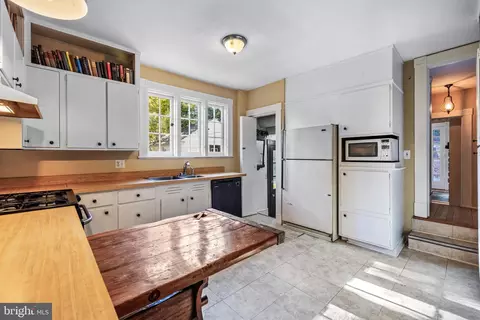 327 Broxton Rd, Baltimore, MD 21212 photo 13