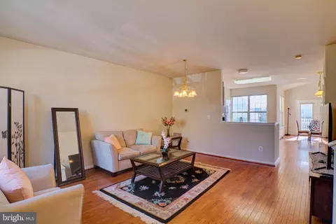 5505 Sinclair Greens Dr, Baltimore, MD 21206 photo 3