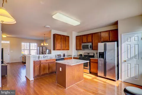 5505 Sinclair Greens Dr, Baltimore, MD 21206 photo 4