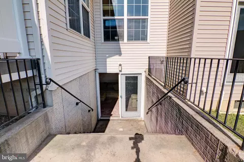 5505 Sinclair Greens Dr, Baltimore, MD 21206 photo 17
