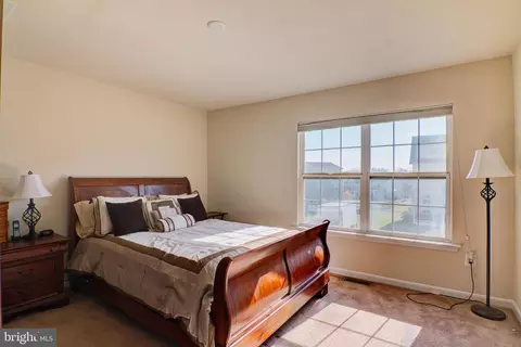 5505 Sinclair Greens Dr, Baltimore, MD 21206 photo 9
