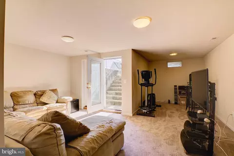 5505 Sinclair Greens Dr, Baltimore, MD 21206 photo 18