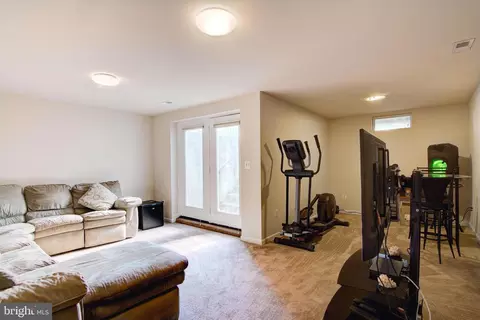 5505 Sinclair Greens Dr, Baltimore, MD 21206 photo 19