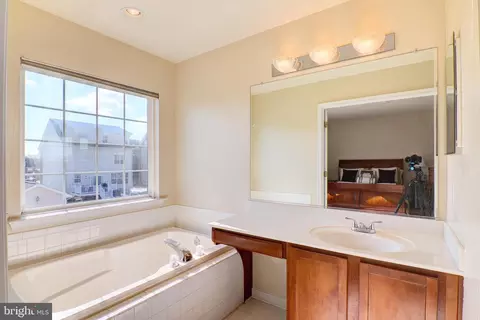5505 Sinclair Greens Dr, Baltimore, MD 21206 photo 11