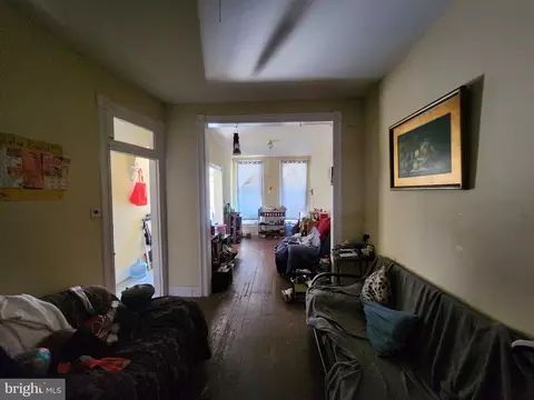 2046 Robb St, Baltimore, MD 21218 photo 5