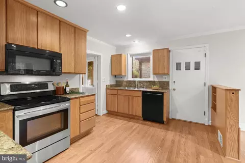 820 Bellemore Rd, Baltimore, MD 21210 photo 8