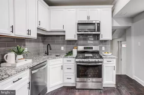 2718 E Madison St, Baltimore, MD 21205 photo 8
