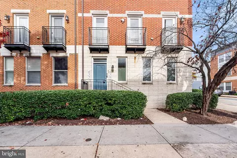 920 E Lombard St #811, Baltimore, MD 21202