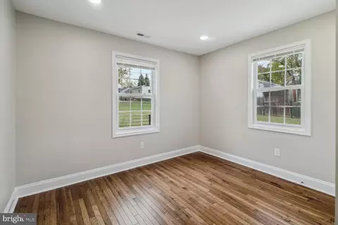 2424 Smith Ave, Baltimore Highlands, MD 21227 photo 7