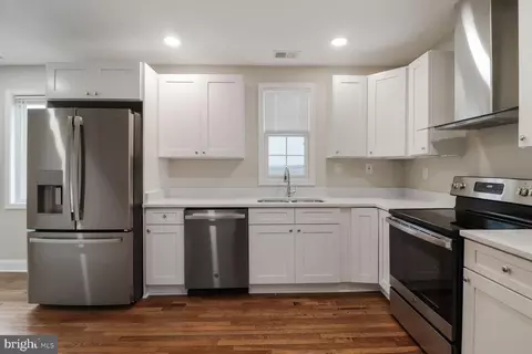 2424 Smith Ave, Baltimore Highlands, MD 21227 photo 2