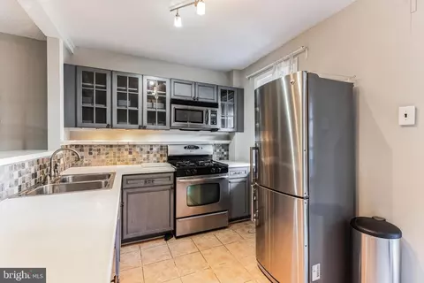 3345 Falls Rd, Baltimore, MD 21211 photo 8
