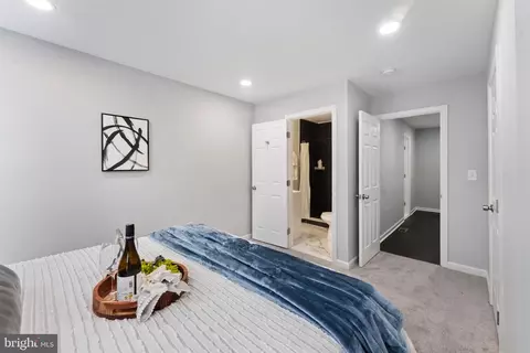 Bedroom - 1534 N Wolfe St, Baltimore, MD 21213 photo 5 of 6