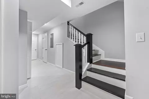 Entry Way - 1534 N Wolfe St, Baltimore, MD 21213 photo 4 of 4