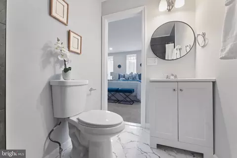 Bath - 1534 N Wolfe St, Baltimore, MD 21213 photo 9 of 10