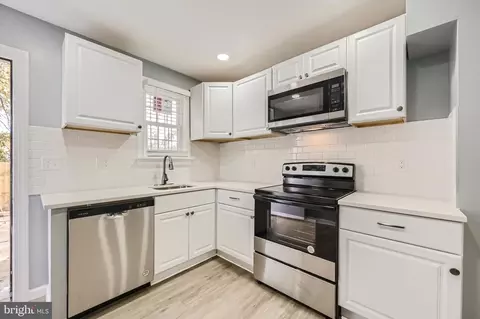 529 S Catherine St, Baltimore, MD 21223 photo 2
