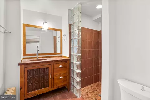 123 E West St, Baltimore, MD 21230 photo 32