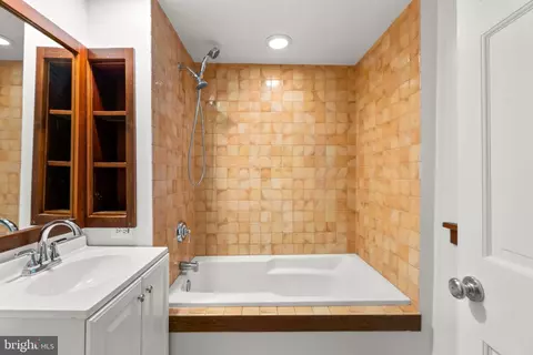 123 E West St, Baltimore, MD 21230 photo 28