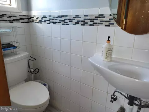 2806 Steele Rd, Baltimore, MD 21209 photo 12