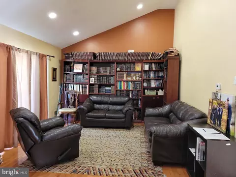 2806 Steele Rd, Baltimore, MD 21209 photo 3