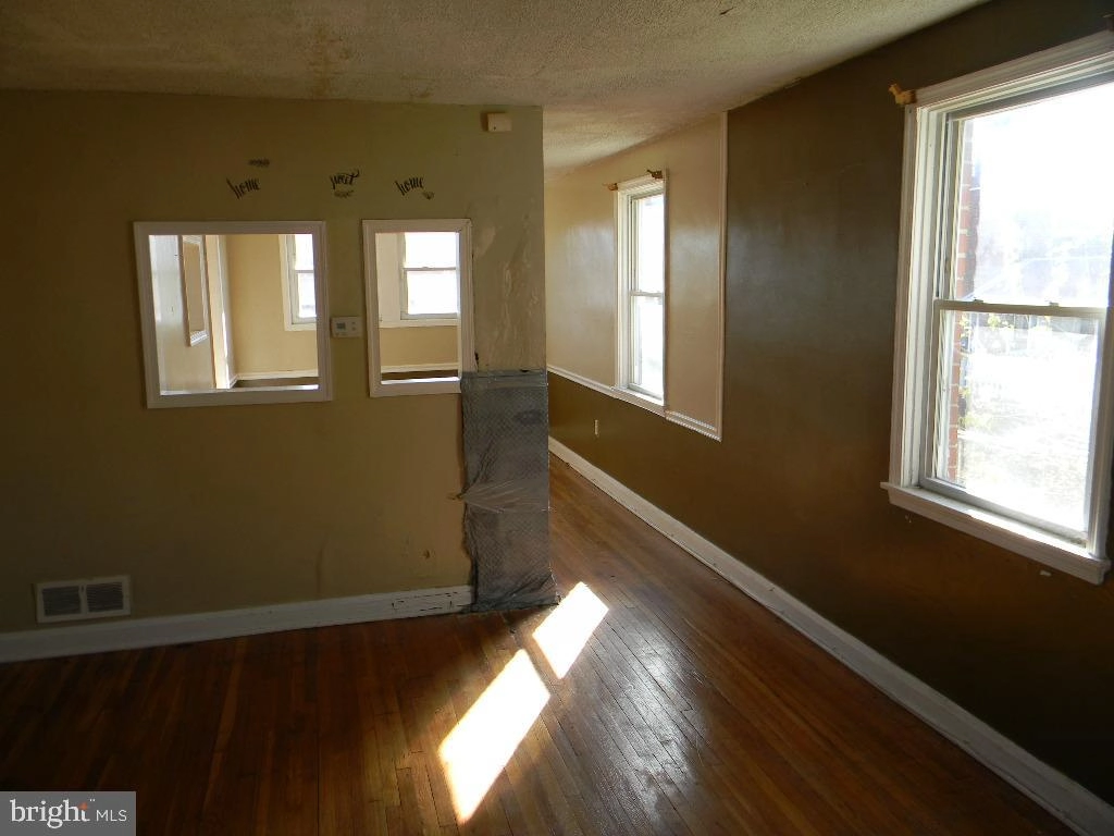 4801 Greencrest Rd, Baltimore, MD 21206 photo 9
