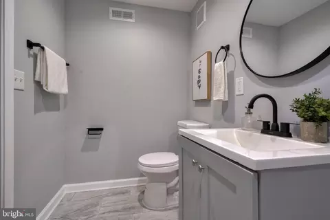 Bath - 1225 E Preston St, Baltimore, MD 21202 photo 19 of 19