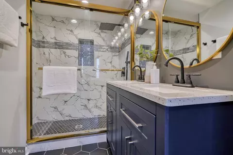 Bath - 1225 E Preston St, Baltimore, MD 21202 photo 3 of 19