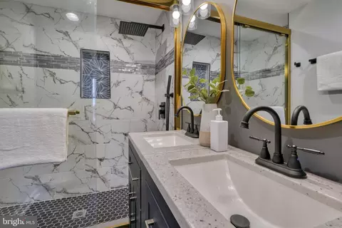 Bath - 1225 E Preston St, Baltimore, MD 21202 photo 4 of 19