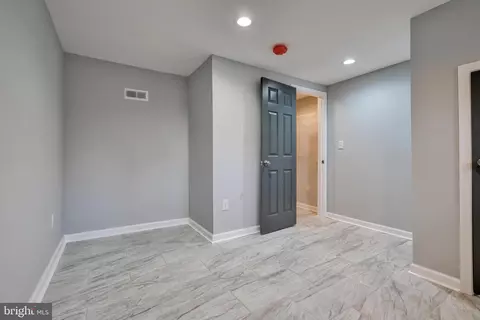 Entry Way - 1225 E Preston St, Baltimore, MD 21202 photo 4 of 5