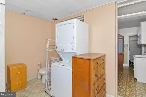 319 E Hamburg St, Baltimore, MD 21230 photo 8